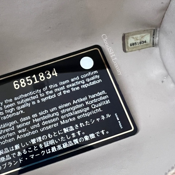 Auth Chanel Beige Vintage CC Logo Caviar Cosmetic Pouch w/ Gold hardware - Picture 12 of 15